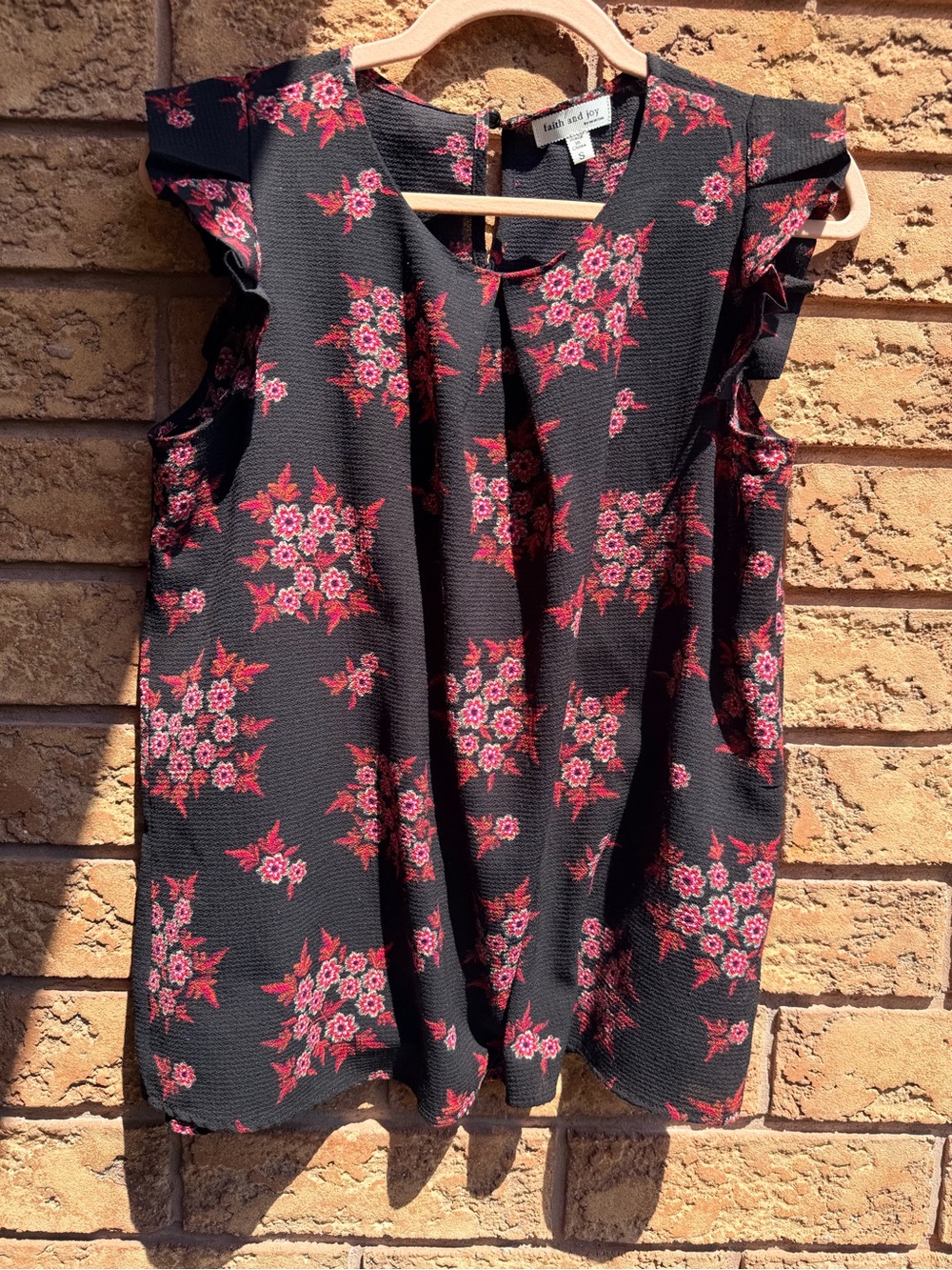 💫4/$25 • Faith and Joy Black Floral Ruffle Sleeve Top